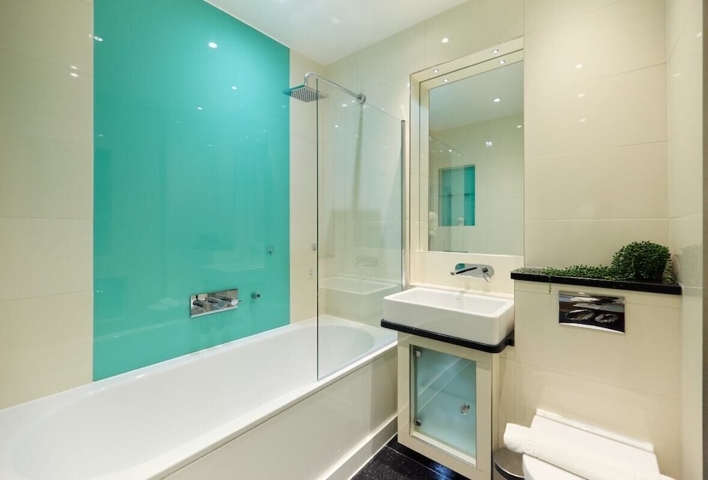 The South Hampstead Hideaway - Stylish 6bdr Home