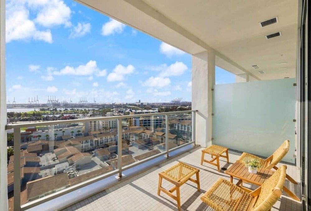 @ Marbella Lane - Grand 2BR w/ Beach & Ocean Views