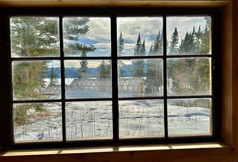 Little Atlin Lodge