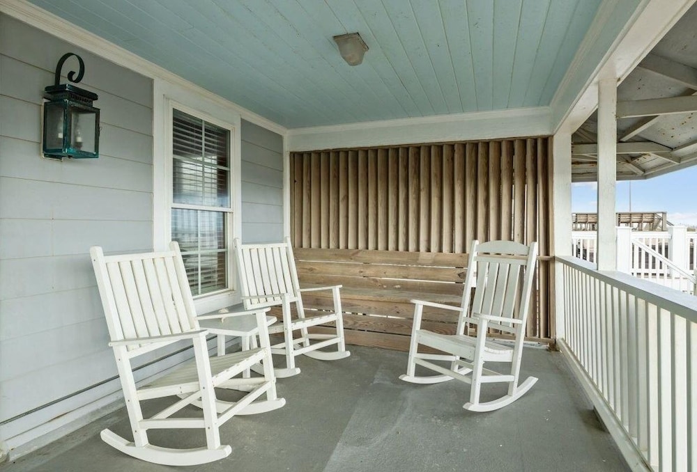 Sunset Shores 5 Bedroom Home