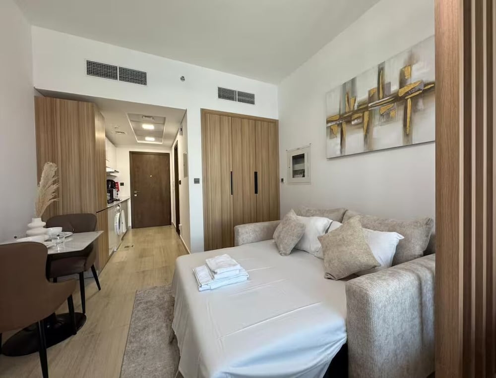 Elysee III by Pantheon Development