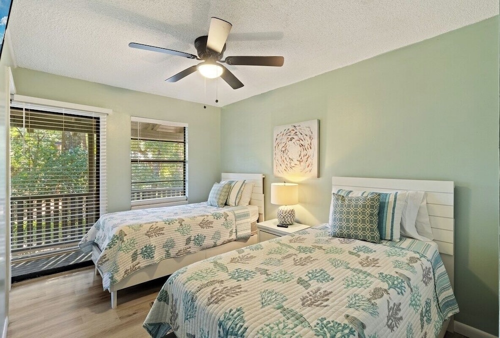 Hilton Head 3BR Retreat Pool, Dining & Shops