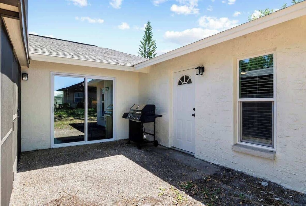 Modern 3 Bedroom, Wesley Chapel!