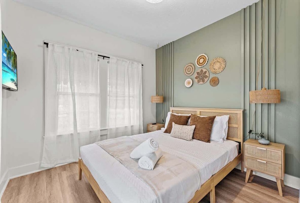 304 Lakeshore - Unit 1 and 2