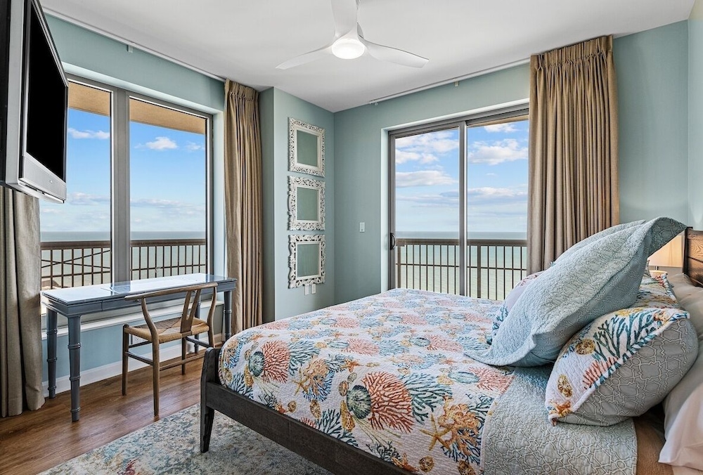 2507 Margate - 4 bedroom ocean front condo - 4 Condo view 3
