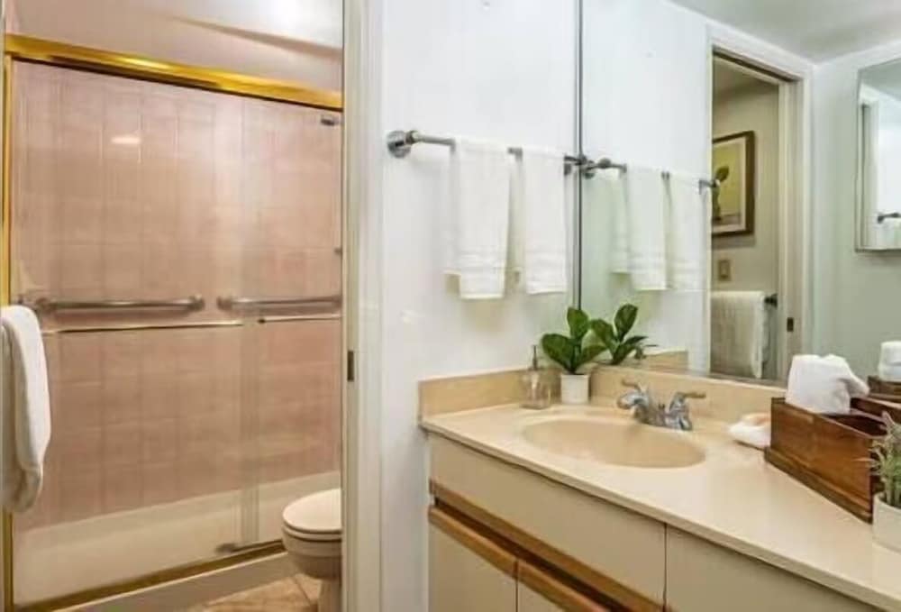Signature Residences at Maui Banyan