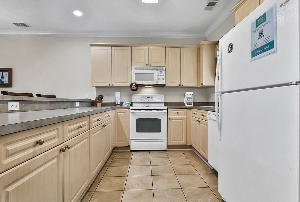 Magnolia Point Magnolia Lake 4817-303 2 Bedroom Condo