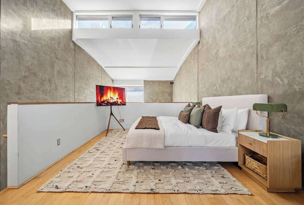 Gaslamp Row House - Sleeps 8 Private Garage AC