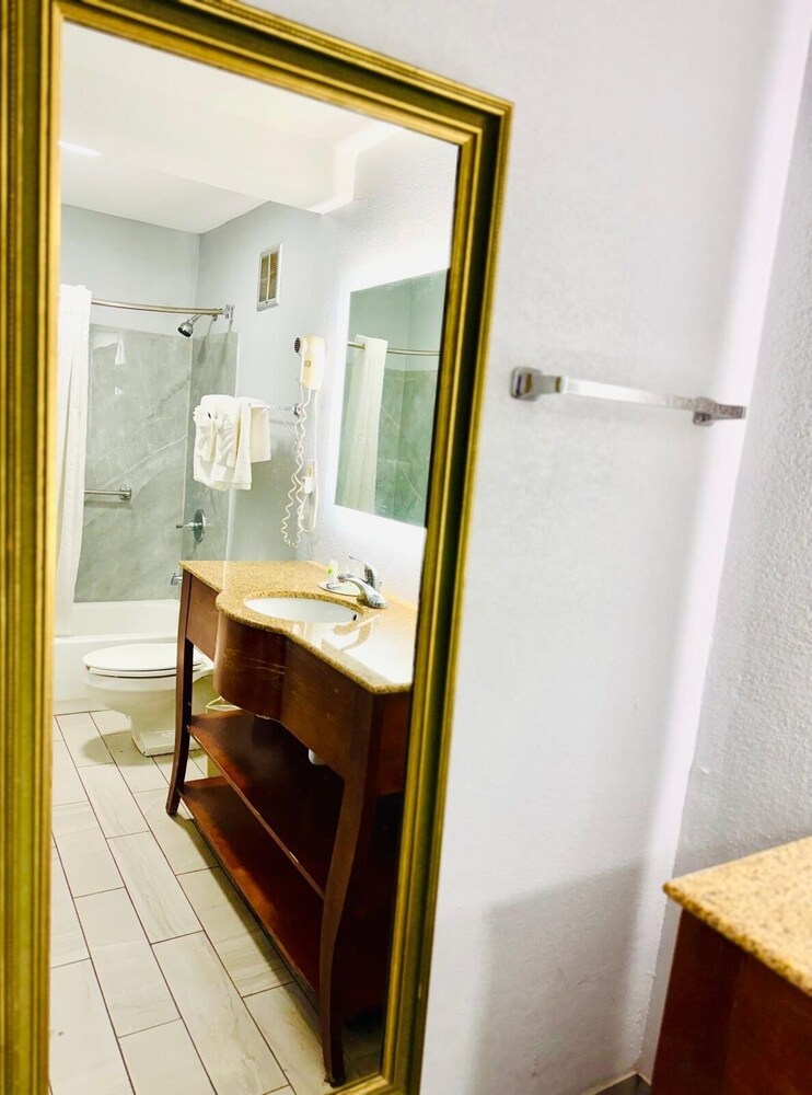 VIP INN AND SUITES