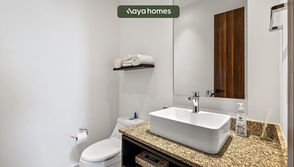Equipped 3BR House - Pool - Gym - 5 min to Beach
