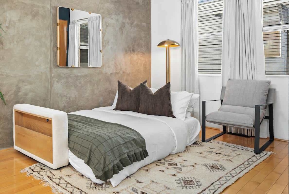 Gaslamp Row House - Sleeps 8 Private Garage AC
