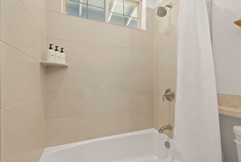 @ Marbella Lane - Paradise Point Close to Beaches