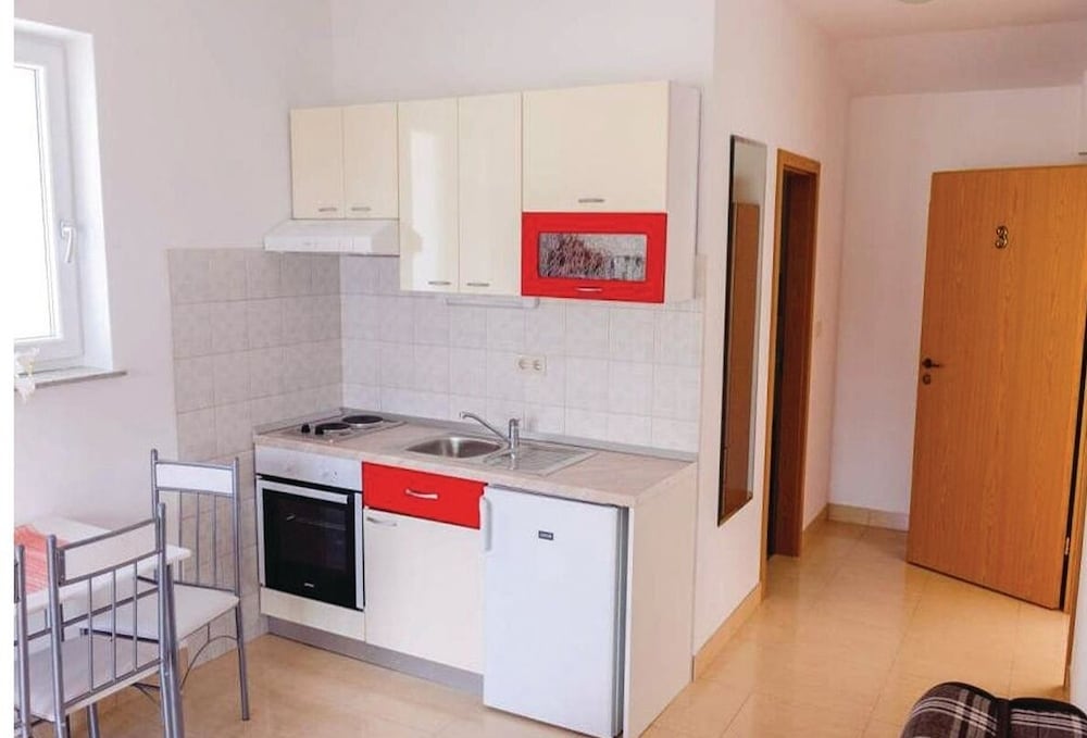 Ljuba - in Center & Close to the Beach - A3 view 2