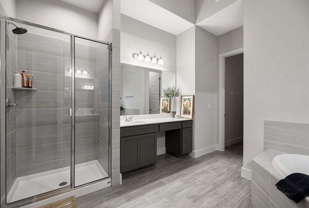 Spacious Cozy 4B Home in Frisco