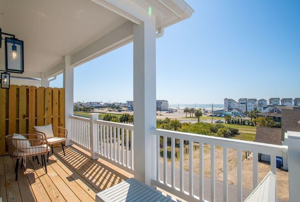 Salty Dalty & Three Buoys 3 Bedroom Townhouse