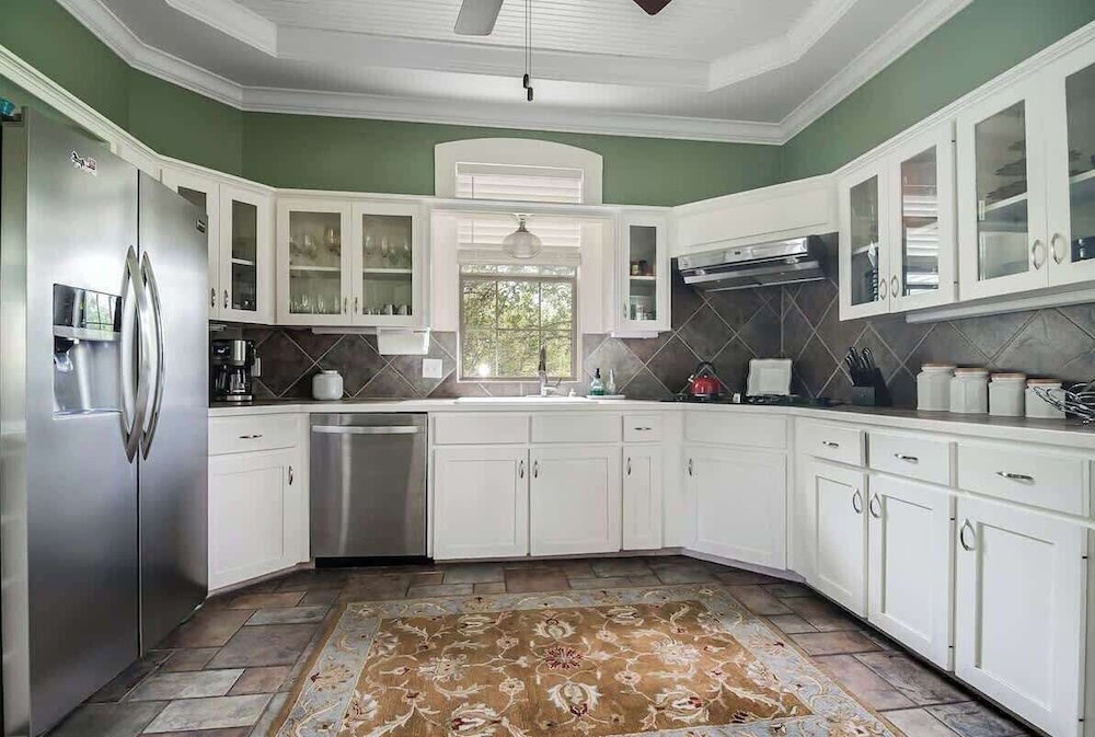 Prime Location-walk to Food, Bars and Wineries!