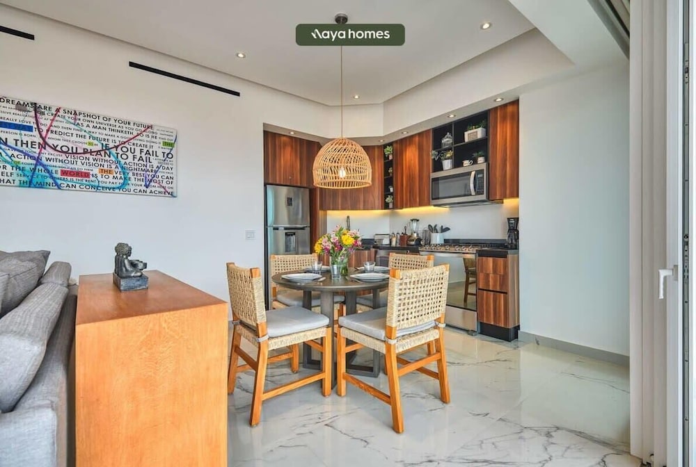 Luxurious 1BR Condo in Zona Romantica - Pool