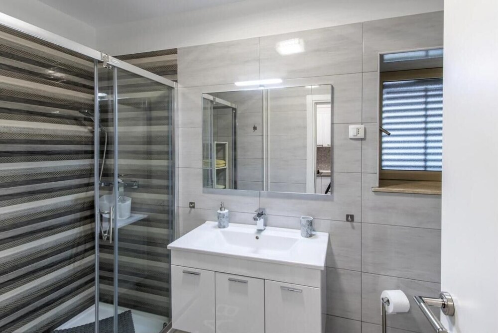 Comfortable Apartment in Umag With Parking Space