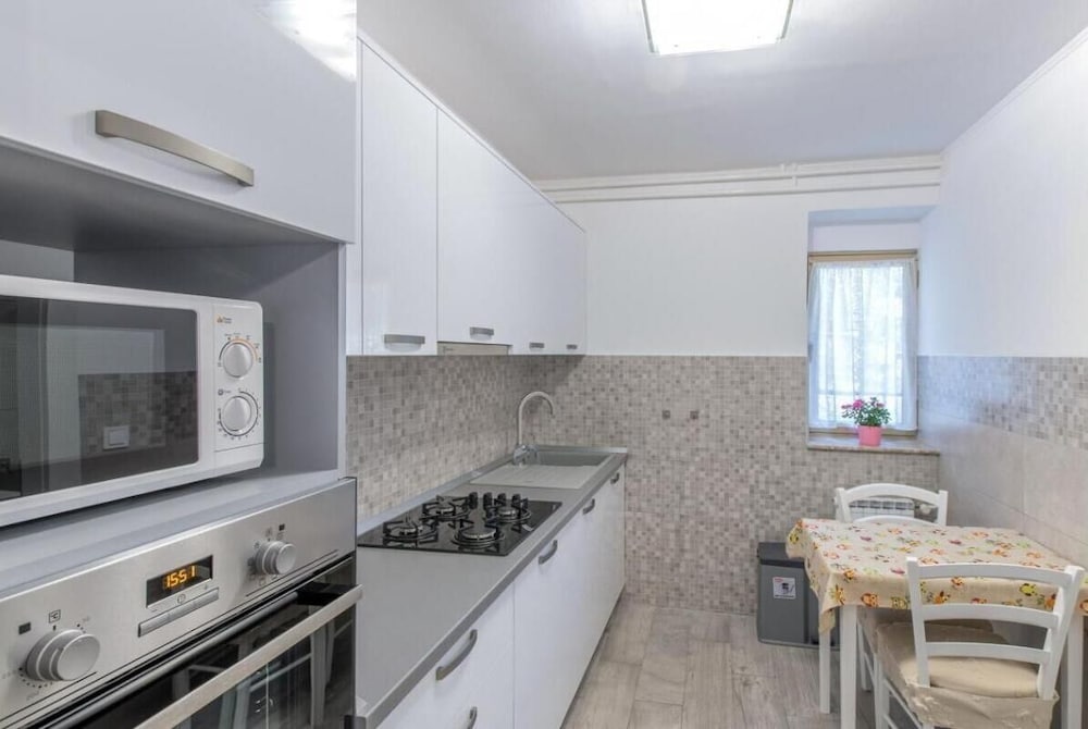 Comfortable Apartment in Umag With Parking Space