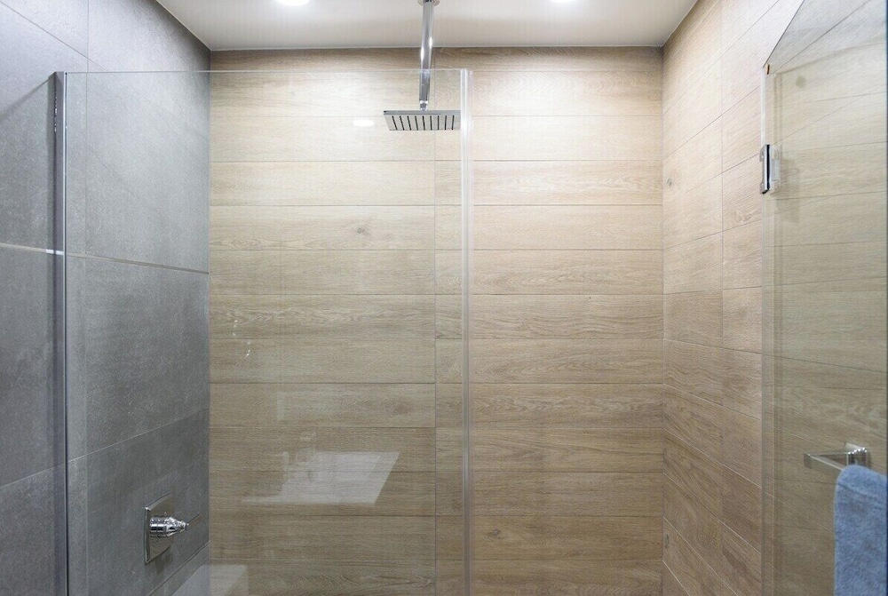 1597 New York Apt