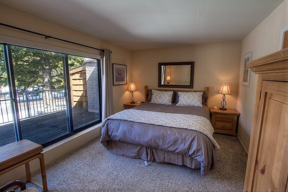 Lake Tahoe Vacations - Hawks View 3 Bedroom Home by RedAwning - Property Image 22