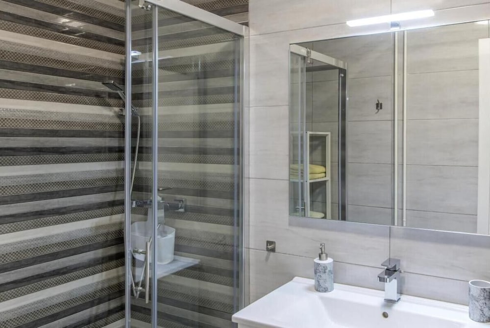 Comfortable Apartment in Umag With Parking Space
