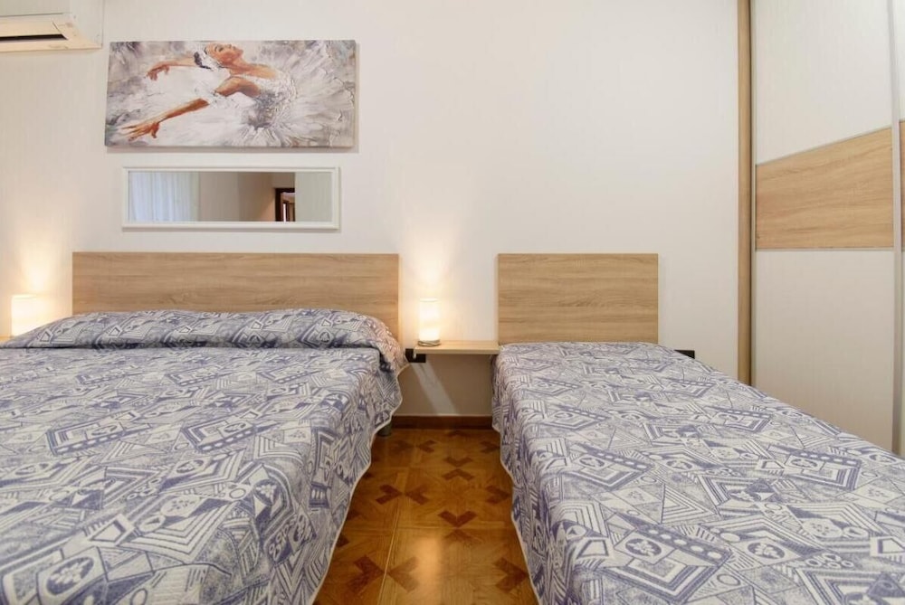 Comfortable Apartment in Umag With Parking Space