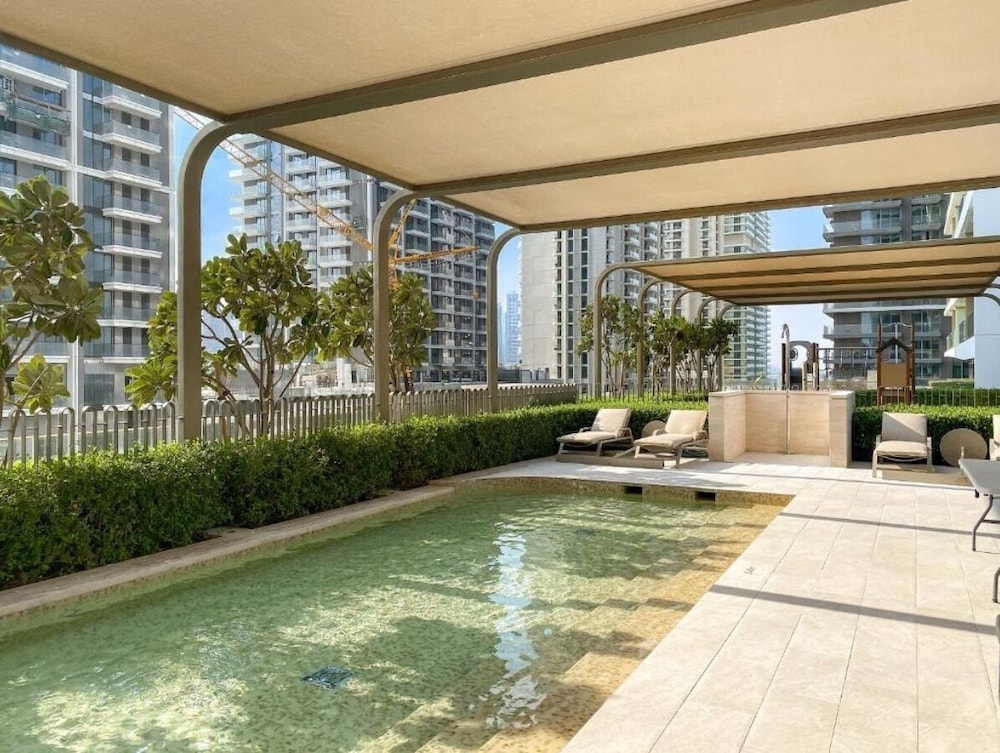 KeyRock - Grand Bleu Apt with Palm View