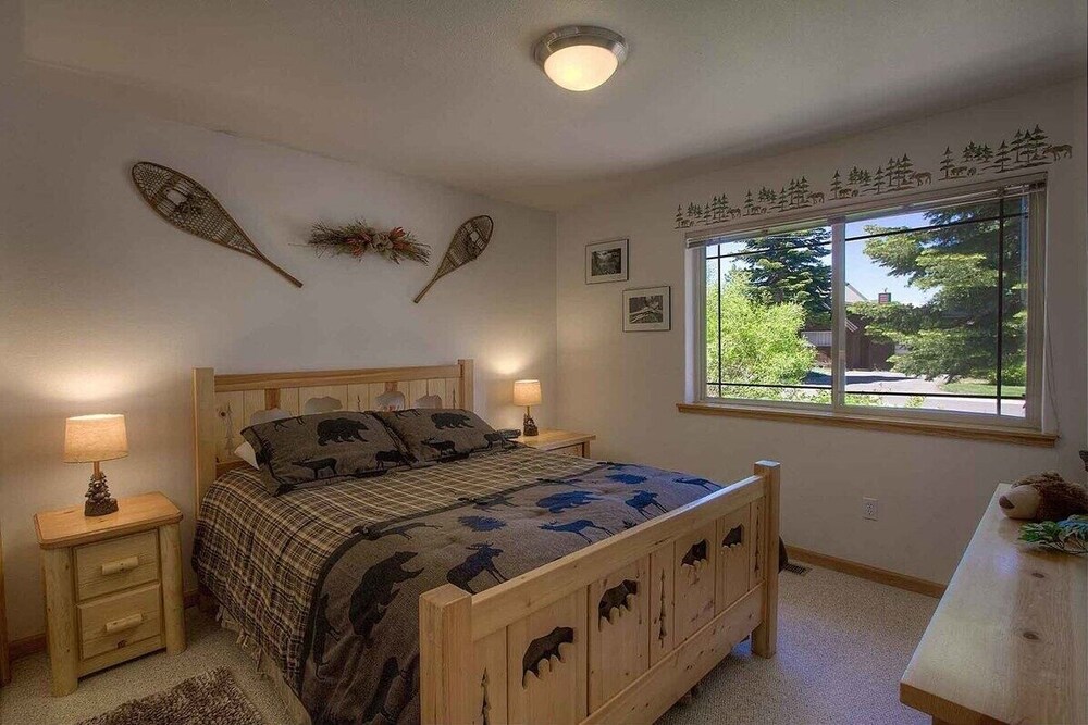 Pine Mountain Paradise 3 Bedroom Home by RedAwning view 4