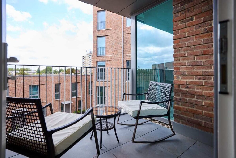 The Tottenham Hideaway - Alluring 1bdr Flat With Balcony