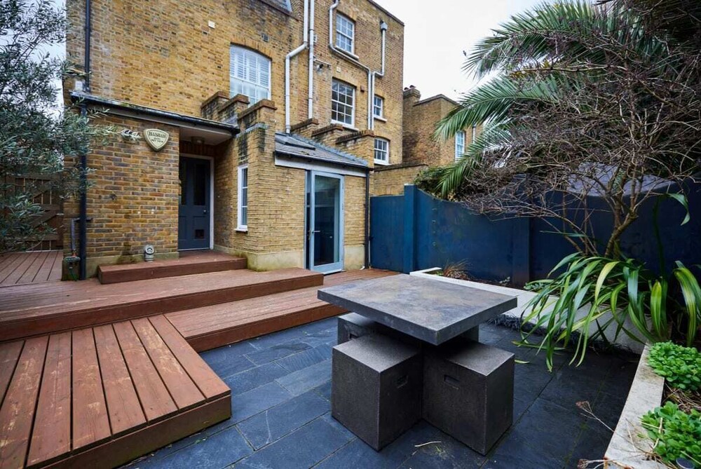 outdoor bbq area