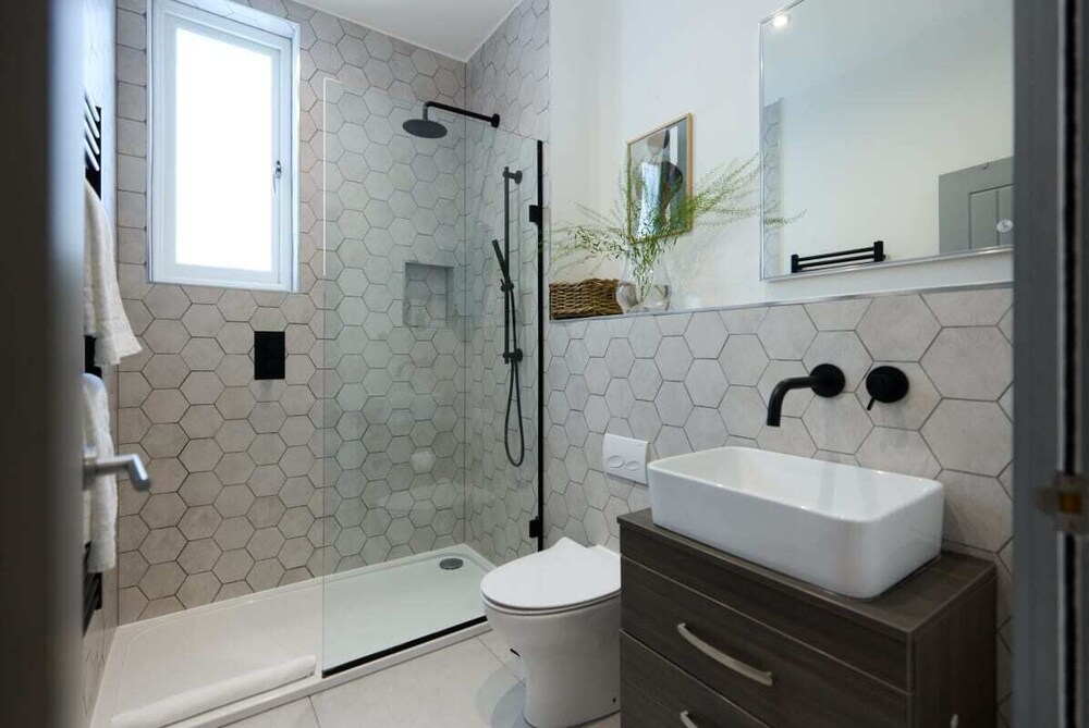 The Putney Hideaway - Modern and Elegant 3bdr Flat With Patio