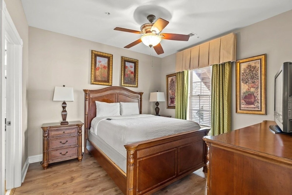 Magnolia Pointe Luster Leaf 4837-301 3 Bedroom Condo