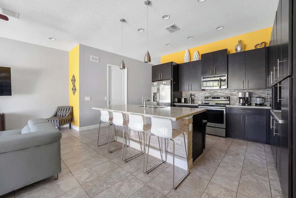 Comfortable Vacation Home up to 10 People