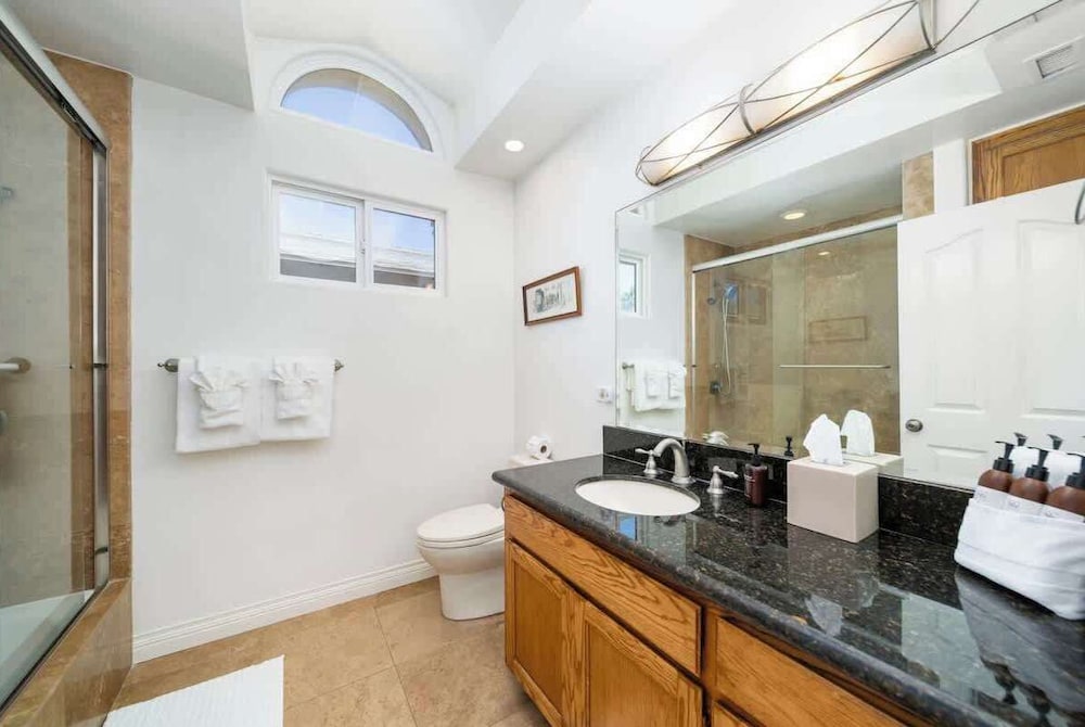 Hot Tub Ocean Views 3 Bedroom Private Home