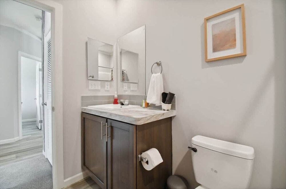 2 Bed Cozy Home, Dade City, Pickle Ball