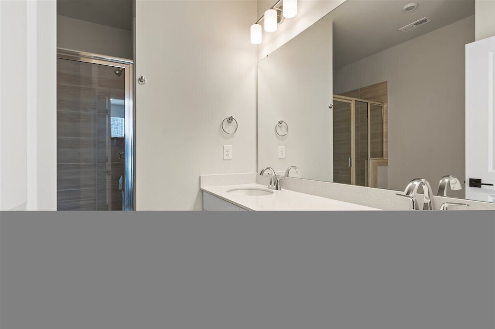 3BR King Townhouse Rooftop in Uptown CLT