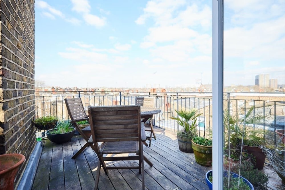 balcony