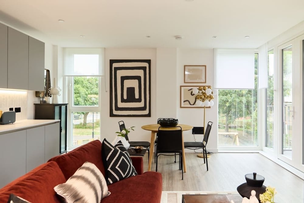 The Tottenham Hale Crib - Trendy 2bdr Flat With Balcony