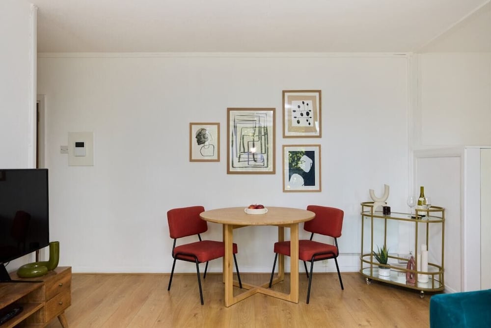 The Regent's Park Crib - Modern 1bdr Flat With Balcony