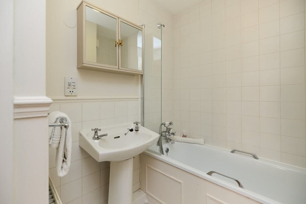 Chiswick Views & Space Elegant 3bdr Duplex With Parking