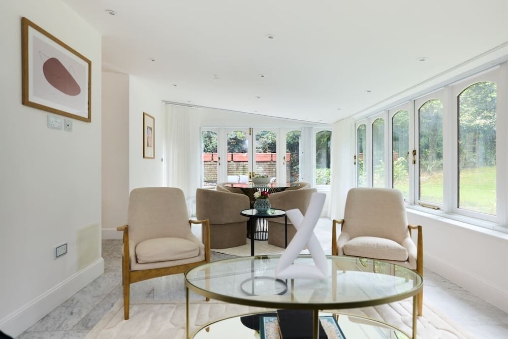 The Primrose Hill Place - Charming 4bdr Flat With Communal Garden