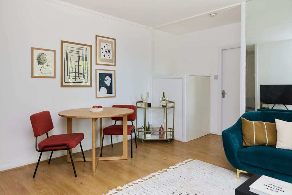 The Regent's Park Crib - Modern 1bdr Flat With Balcony