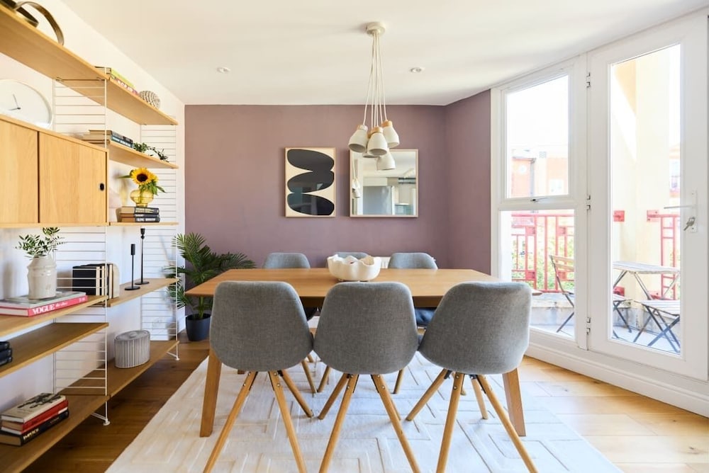 The Brunswick Retreat - Warm 3bdr Flat With Balcony