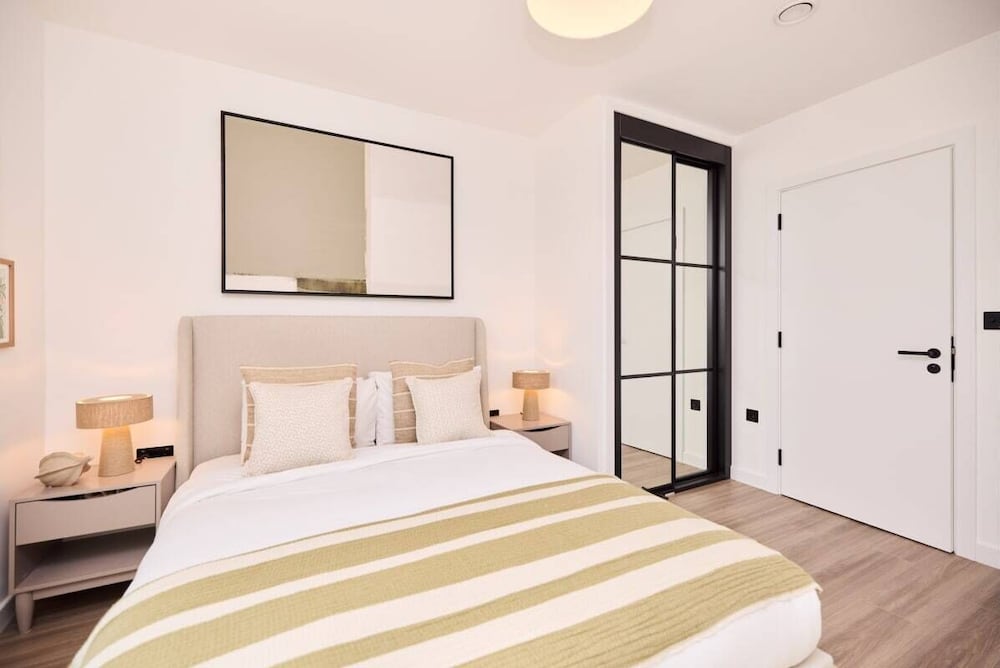 The Tottenham Wonder - Pleasing 2bdr Flat With Balcony