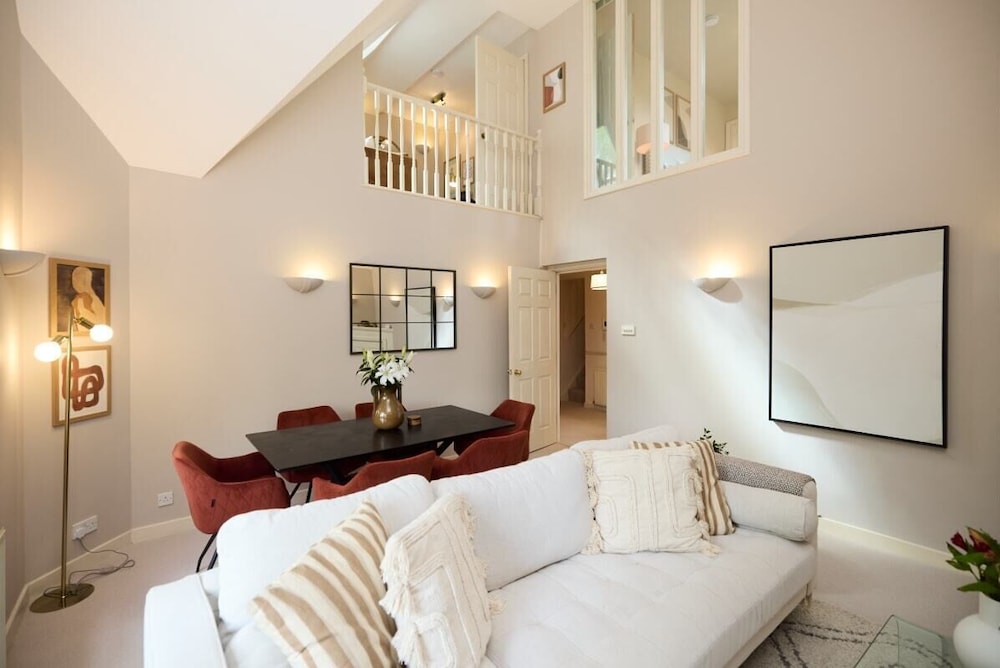 Chiswick Views & Space Elegant 3bdr Duplex With Parking