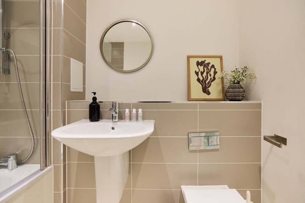 The River Lea Escape - Charming & Bright 2bdr Flat