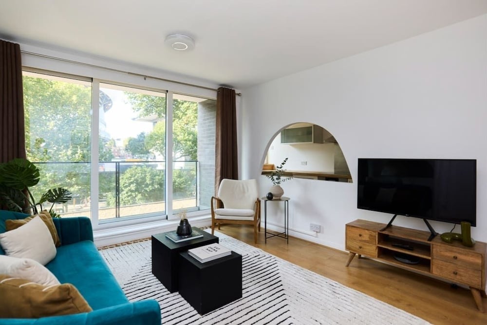 The Regent's Park Crib - Modern 1bdr Flat With Balcony