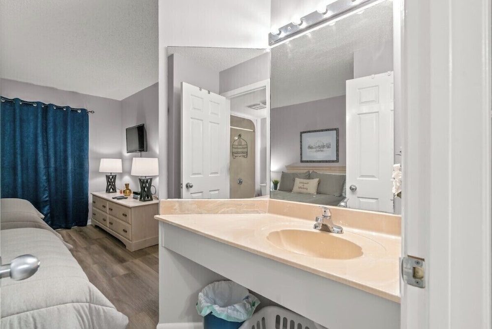 Units at Ocean Forest Plaza by Elliott Beach Rentals