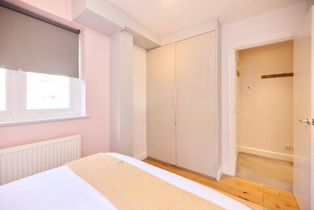The Brunswick Retreat - Warm 3bdr Flat With Balcony
